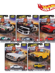 Hot Wheels GJT68 Boulevard Vehicle Assortment, Ages 3+