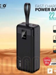 GEEOO P900 22.5W Fast Charging Power Bank 30000mAh  Built-in Type-C &amp; Lightning  Digital Display